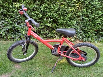 16-inch B-twin-fiets „Hyper Hero Red” beschikbaar voor biedingen