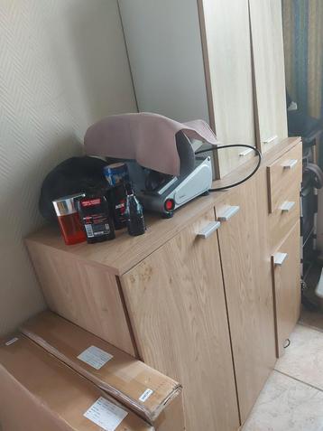 Buffet teinté chêne  beschikbaar voor biedingen