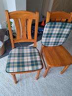 4 houten stoelen, Huis en Inrichting, Stoelen, Ophalen of Verzenden, Gebruikt