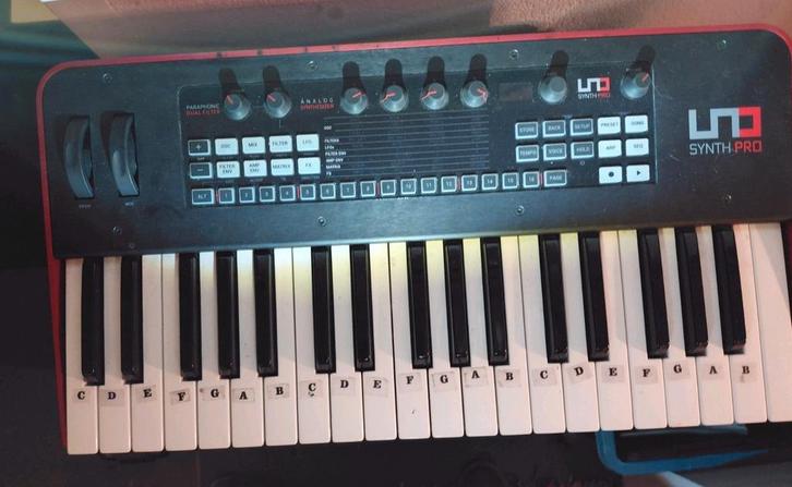 Italian stallion de big boy van de Uno's - UNO SYNTH PRO, Muziek en Instrumenten, Synthesizers, Zo goed als nieuw, Ophalen of Verzenden