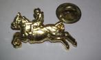 Pin's métallique doré - le cavalier - Neuf, Enlèvement ou Envoi, Neuf, Sport, Insigne ou Pin's