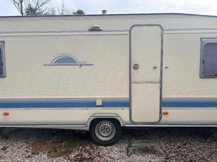 Caravane Adria, Caravanes & Camping, Caravanes, Particulier, jusqu'à 4, Adria, Grand lit, 5 à 6 mètres, Douche, Toit relevable