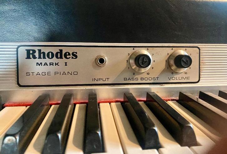 FENDER RHODES MARK 1 - Janvier 1977, Musique & Instruments, Claviers, Comme neuf, Autres nombres, Autres marques, Sensitif, Avec pied