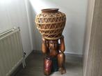 Houten massief beeld met kruik, Ophalen