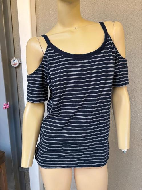 lola liza m, Kleding | Dames, T-shirts, Zo goed als nieuw, Maat 38/40 (M), Overige kleuren, Korte mouw, Ophalen of Verzenden