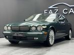 Jaguar XJR 4.2i V8 32v S/C * 1ER PROP + CUIR + GPS *, Auto's, Automaat, Gebruikt, Bedrijf, 291 kW