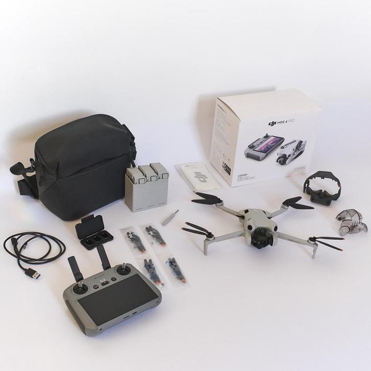 DJI Mini 4 Pro Fly More Combo & DJI RC 2 Smart Controller., Audio, Tv en Foto, Drones, Zo goed als nieuw, Cameradrone, Topkwaliteit
