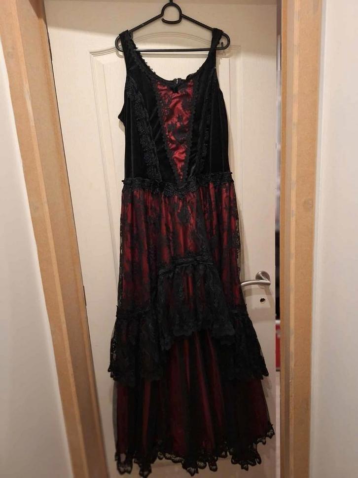 Sinister longdress, Kleding | Dames, Gelegenheidskleding, Nieuw, Overige typen, Maat 46/48 (XL) of groter, Overige kleuren, Ophalen