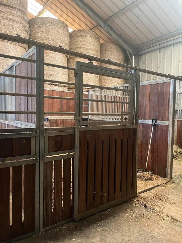 Paardenboxen paardenbox, Dieren en Toebehoren, Stalling en Weidegang, Opfok, Stalling, Weidegang, Accessoires, 4 paarden of pony's of meer