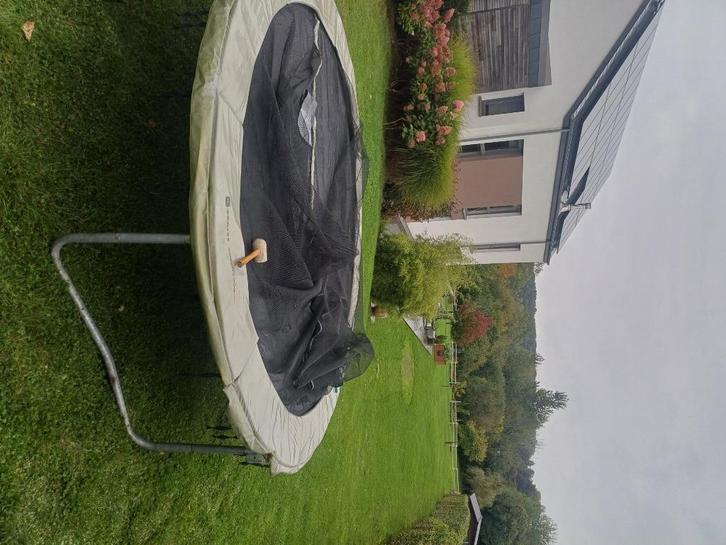 Av trampoline do. 300, livr+mont poss ni gratuit ni à donner, Kinderen en Baby's, Speelgoed | Buiten | Trampolines, Zo goed als nieuw