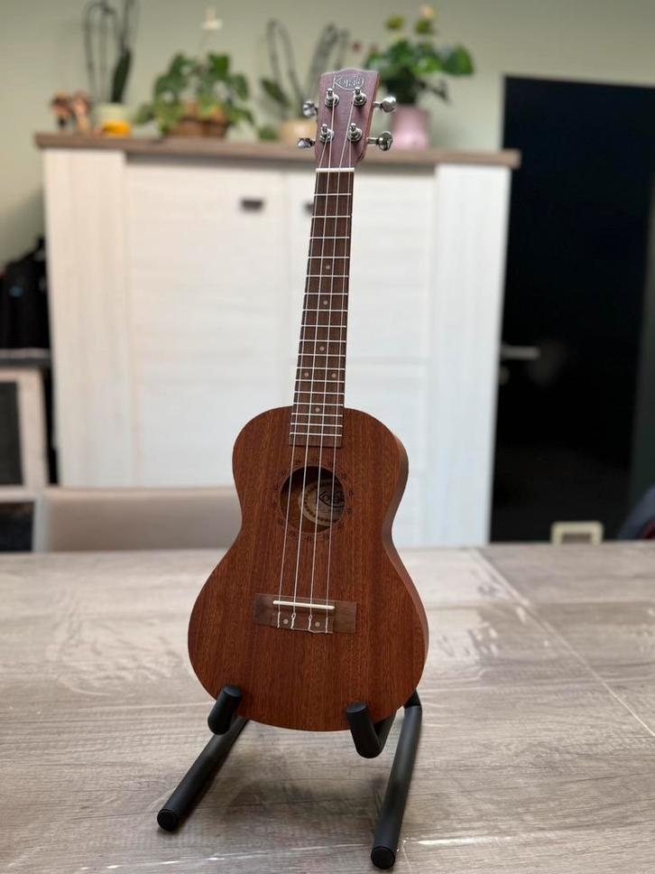 Korala concert ukulele, Muziek en Instrumenten, Snaarinstrumenten | Gitaren | Akoestisch, Nieuw, Overige typen, Met koffer, Ophalen