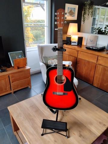 FENDER akoestische gitaar beschikbaar voor biedingen