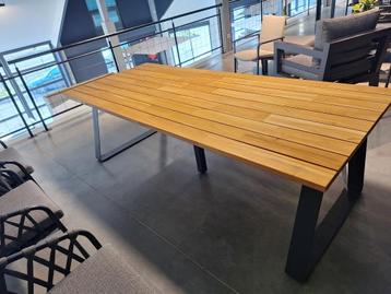 Tuintafel 'Basso' 4so beschikbaar voor biedingen