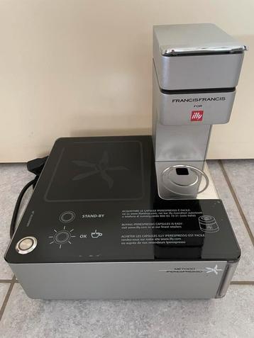 Illy Y1 koffiemachine beschikbaar voor biedingen