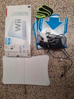 Wii + wii balance board + wii dance mat, Consoles de jeu & Jeux vidéo, Jeux | Nintendo Wii, Enlèvement