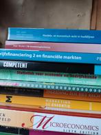 Zeer leerrijke boeken economie ,inleiding tot het recht enz., Economie, Ophalen of Verzenden, Zo goed als nieuw