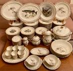 Exceptionnel service Limoges or 124 pièces 12 personnes, Antiquités & Art, Antiquités | Services (vaisselle) complet, Enlèvement ou Envoi