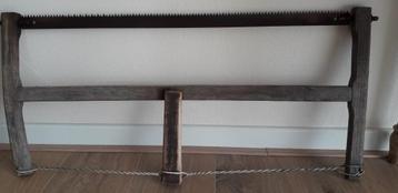 Antieke houten zaag anno 1930 beschikbaar voor biedingen