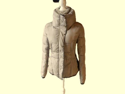 (87)- veste femme t.S beige - T.Q.F -, Kleding | Dames, Jassen | Winter, Zo goed als nieuw, Maat 36 (S), Beige, Ophalen of Verzenden