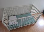 Babybed met matras, kussen en Aerosleep hoesjes, Kinderen en Baby's, Babywiegjes en Ledikanten, Ophalen, Zo goed als nieuw