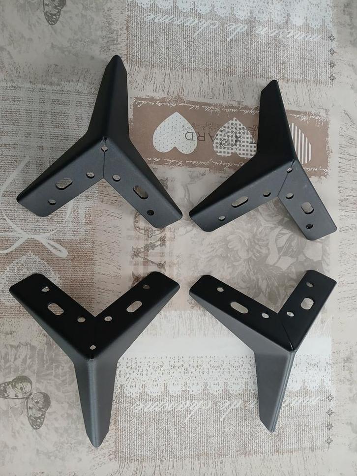 Meubelpoten van 13,5 cm hoog., Doe-het-zelf en Bouw, IJzerwaren en Bevestigingsmiddelen, Ophalen