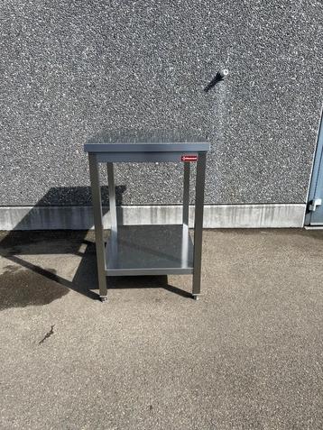 Inox tafel  beschikbaar voor biedingen