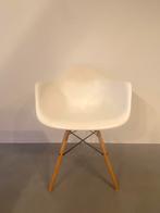 6 witte replica kuipstoelen Eames, Huis en Inrichting, Gebruikt, Wit, Vijf, Zes of meer stoelen, Ophalen