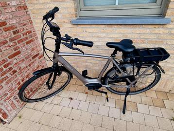 Mooie eltriesche gazelle fiets met grote lithiumbatterij  beschikbaar voor biedingen