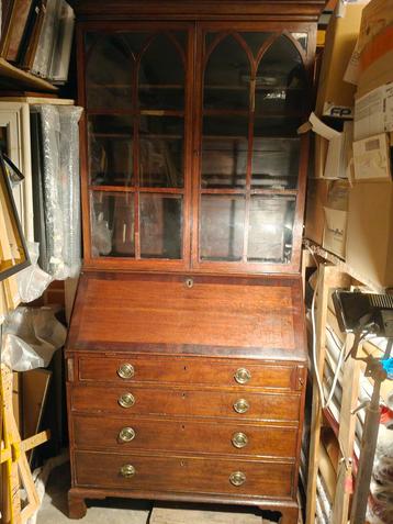 Secretaire kast eik en fineer Gothic revival van ca. 1890 beschikbaar voor biedingen