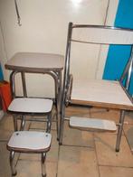 trapladder + stoel die een vintage Formica trapladder maakt, Huis en Inrichting, Stoelen, Ophalen, Gebruikt, Metaal, Vintage