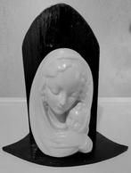 Mariabeels met sokkel., Ophalen