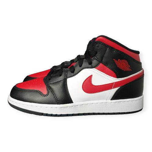 Nike Air Jordan 1 Mid Black Fire Red - 39 - 554725-079, Kleding | Dames, Schoenen, Nieuw, Sneakers, Rood, Verzenden
