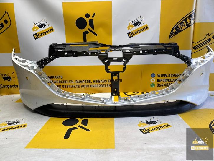 Voorbumper Mazda 3 IV Origineel Bumper PDC BCKN-50031 2018-, Auto-onderdelen, Carrosserie, Bumper, Mazda, Voor, Gebruikt