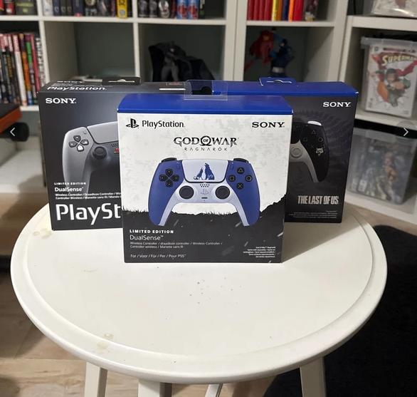 3x limited edition PS5 DualSense controllers, Games en Spelcomputers, Spelcomputers | Sony Consoles | Accessoires, Nieuw, PlayStation 5