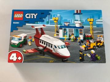 Lego luchthaven 60261 beschikbaar voor biedingen
