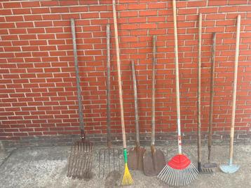 Tuingereedschap - tuinmateriaal - gereedschap - tuin beschikbaar voor biedingen