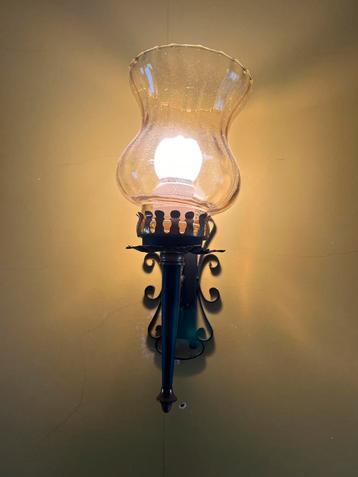 Vintage wandlamp van metaal en glas., Enlèvement ou Envoi, Utilisé, Métal