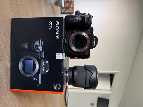 Sony A7III + Sony 28-70mm Lens, TV, Hi-fi & Vidéo, Appareils photo numériques, Comme neuf, Reflex miroir, Sony, Moins de 4 fois