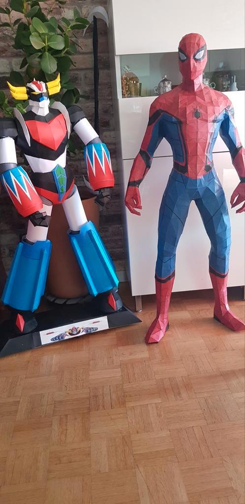 Figurines papercraft goldorak 100cm, Verzamelen, Beelden en Beeldjes, Zo goed als nieuw, Ophalen
