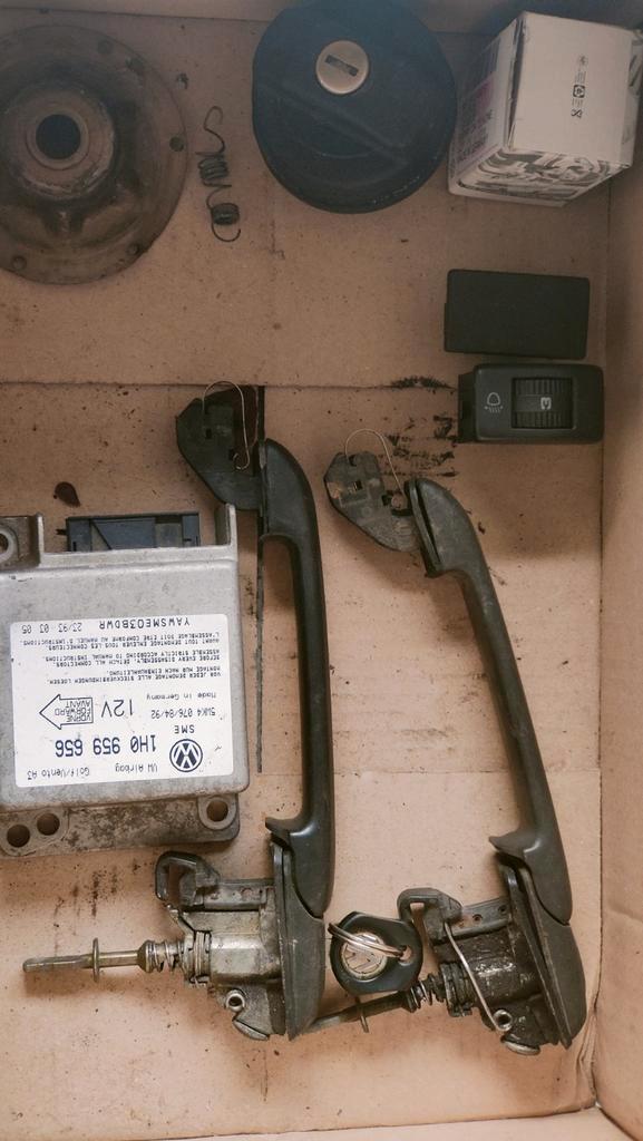 Petit lot de pièces golf3/vento, Auto-onderdelen, Interieur en Bekleding, Volkswagen, Gebruikt, Ophalen