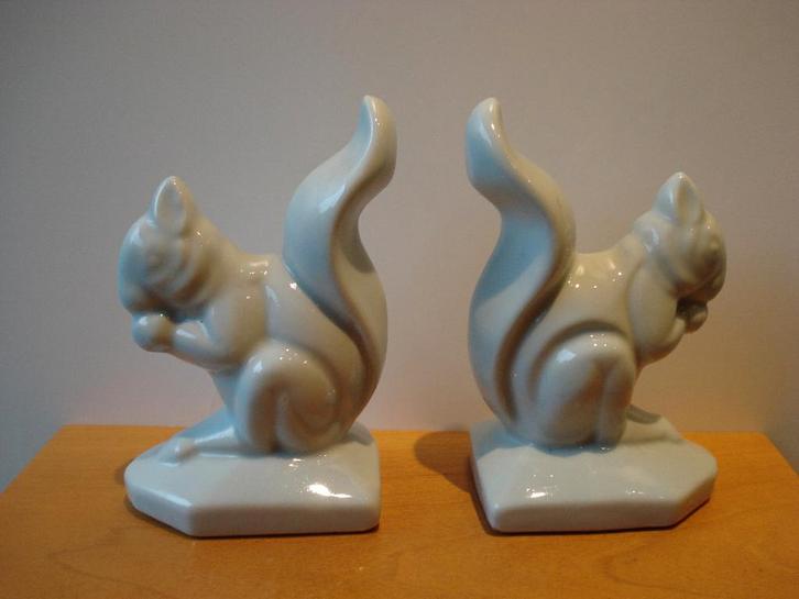 ART DECO ca 1930 boekensteun figurines eekhoorns Fontinelle, Antiquités & Art, Art | Sculptures & Bois, Enlèvement ou Envoi