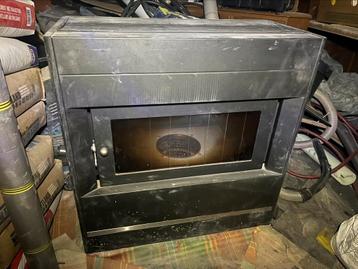 Stalen mazoutkachel 7kw beschikbaar voor biedingen