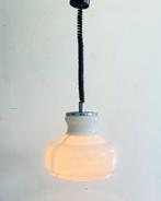 Witte opaline hanglamp, Ophalen