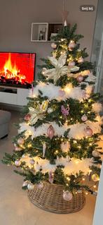 Kerstboom + mand + versiering te koop, Ophalen, Zo goed als nieuw