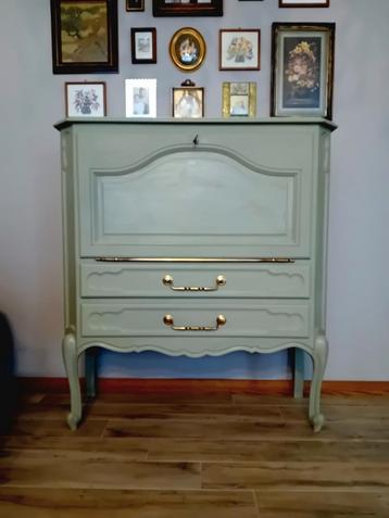 Restyled barkast beschikbaar voor biedingen