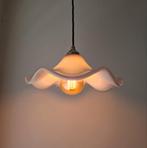 Vintage Franse opaline glazen hanglamp., Antiek en Kunst, Ophalen of Verzenden