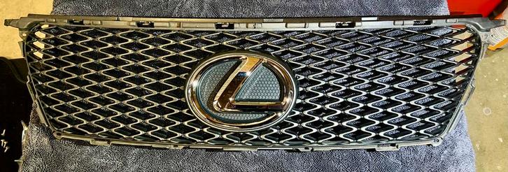 Calandre Lexus is250 f-sport OEM + logo Av/Ar, Auto-onderdelen, Carrosserie, Lexus, Voor, Achter, Gebruikt, Ophalen