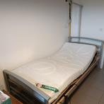 elektrisch bed met of zonder handvat, Huis en Inrichting, Slaapkamer | Bedden, Ophalen, Eenpersoons, 210 cm, Zo goed als nieuw