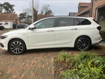 ((Nieuwstaat)) Fiat Tipo 1.4 Lounge uitvoering Lees de info beschikbaar voor biedingen