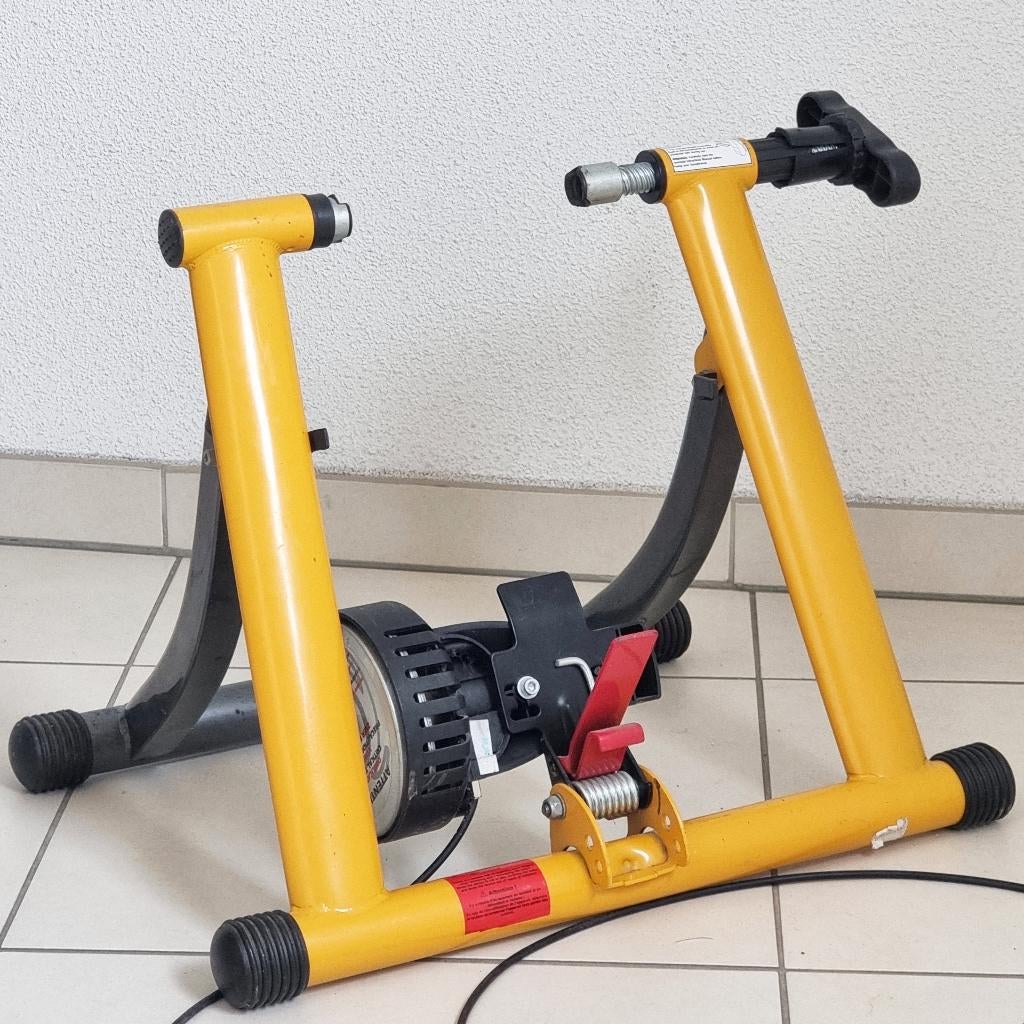Fietstrainer / Hometrainer – Magnetische weerstand – Indoor, Fietsen en Brommers, Fietsen | Racefietsen, Gebruikt, Ophalen of Verzenden